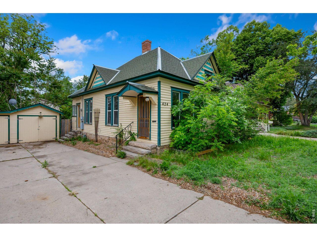 Property Photo: 424 W 5th St CO 80537
