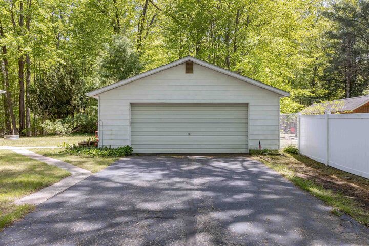 Property Photo: 2512 N Smith MI 48657