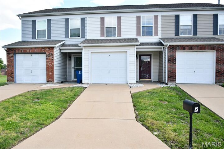 Property Photo: 3 Hensley Terrace MO 63136