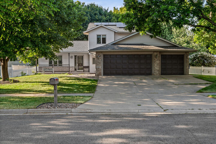 Property Photo: 823 Windhill St WI 54650