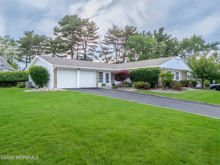 Property Photo:  117 Idolstone Lane  NJ 07747 