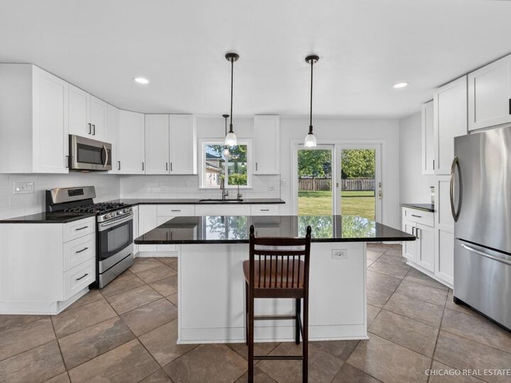 Property Photo:  909 Northfield Avenue  IL 60033 