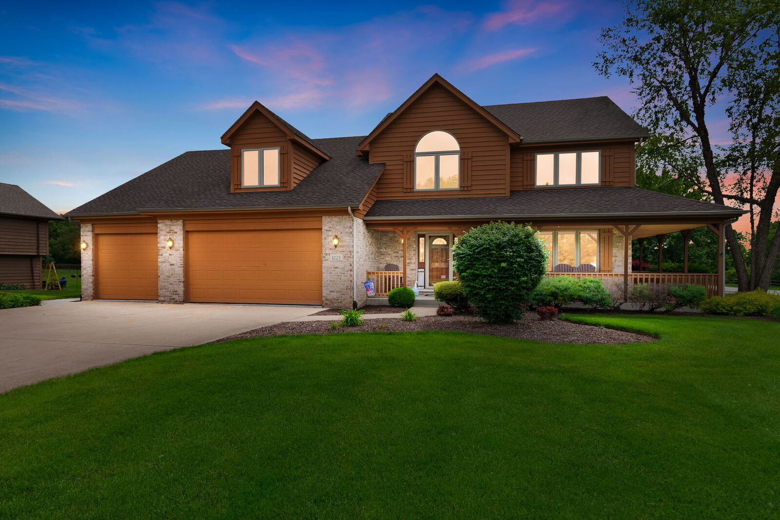 Property Photo:  1223 Leinster Drive  IL 60439 