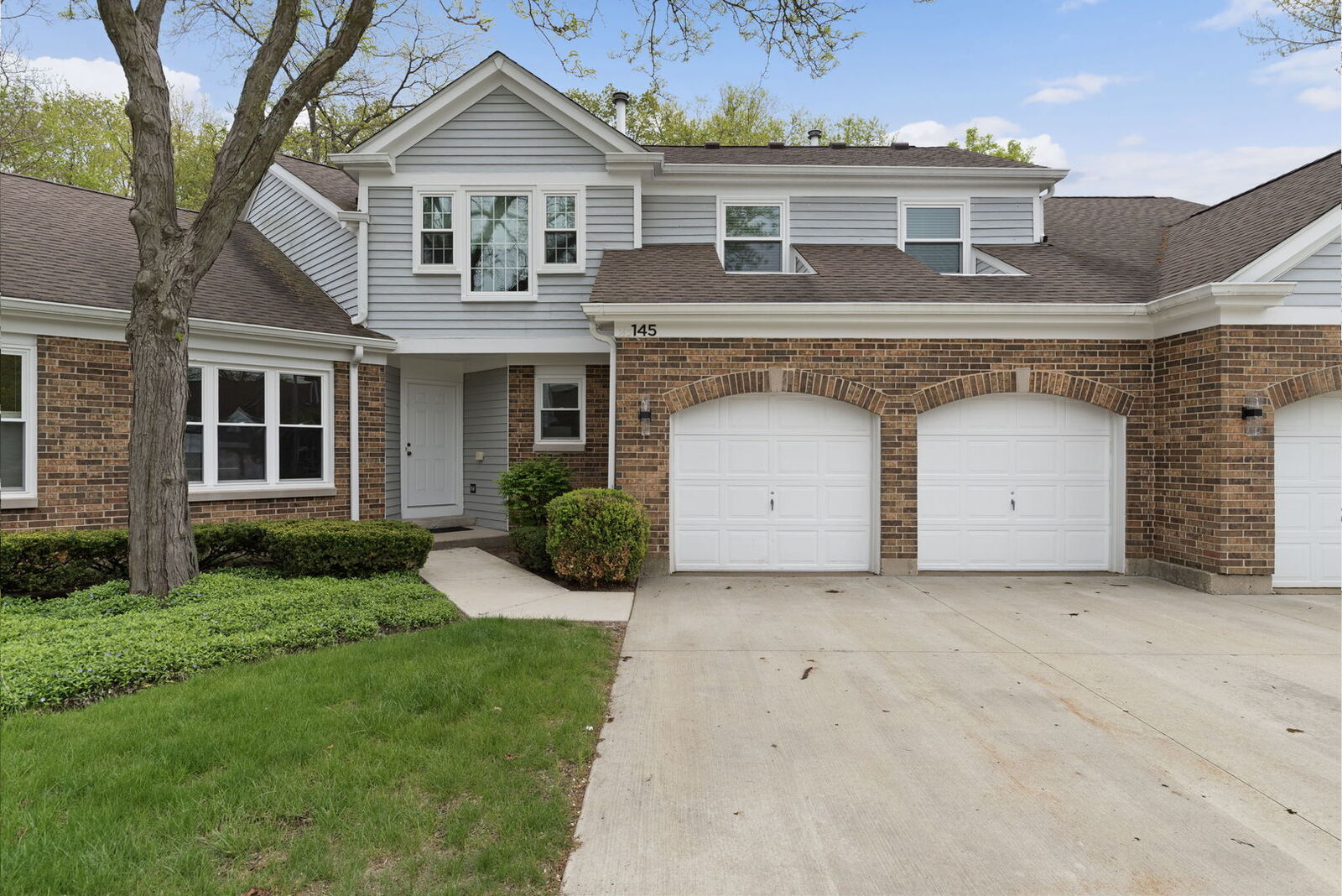 Property Photo: 145 Willow Parkway IL 60089