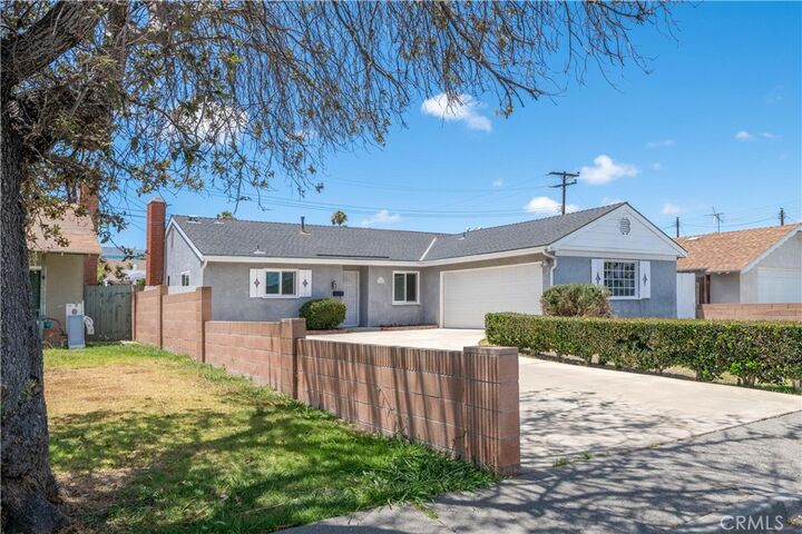 Property Photo:  17081 Kampen Lane  CA 92647 