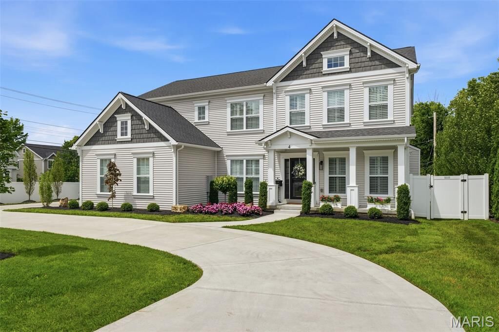 Property Photo:  4 Hillcrest Place  MO 63122 