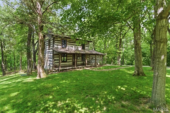 Property Photo:  1305 Hanover Street  IL 62256 