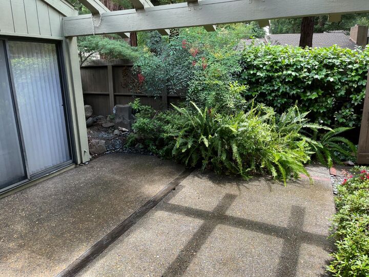 Property Photo: 301 Dunbarton Way CA 95825