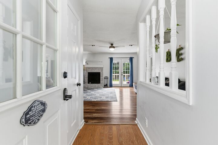 Property Photo: 4305 Falling Leaf Ln TN 37207