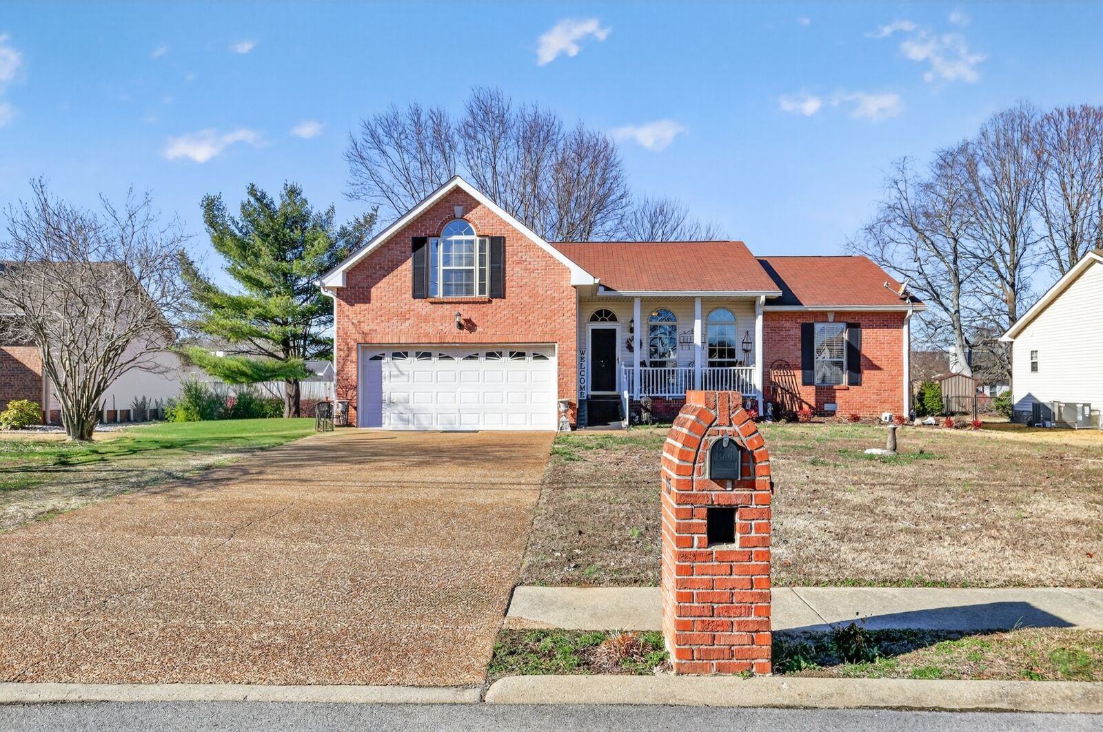 Property Photo: 105 Hunterwood Dr TN 37188