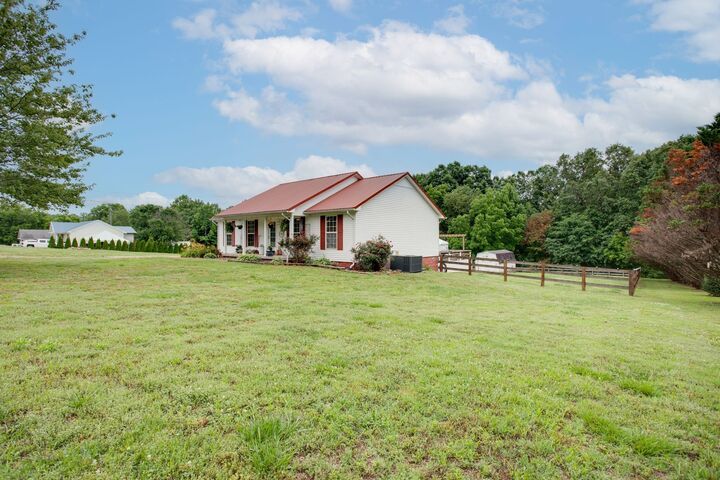Property Photo:  2233 Fall River Rd  TN 38468 