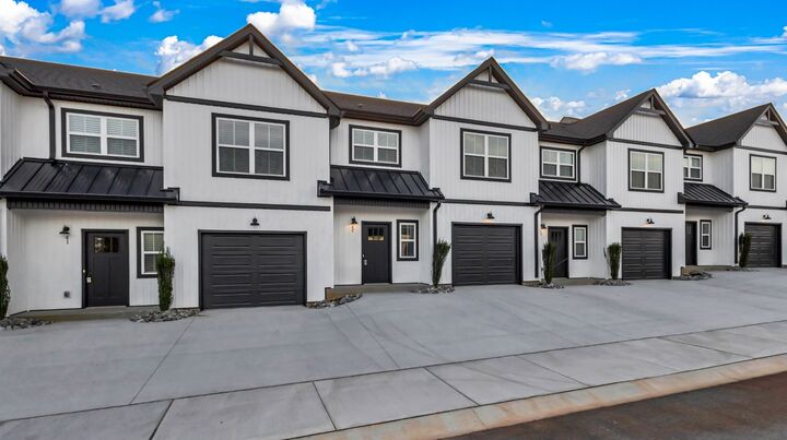 Property Photo:  166 Sango Dr Bldg 6 48  TN 37043 