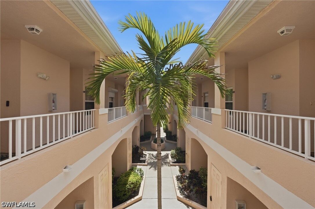 Property Photo: 1096 Woodshire Lane C202 FL 34105