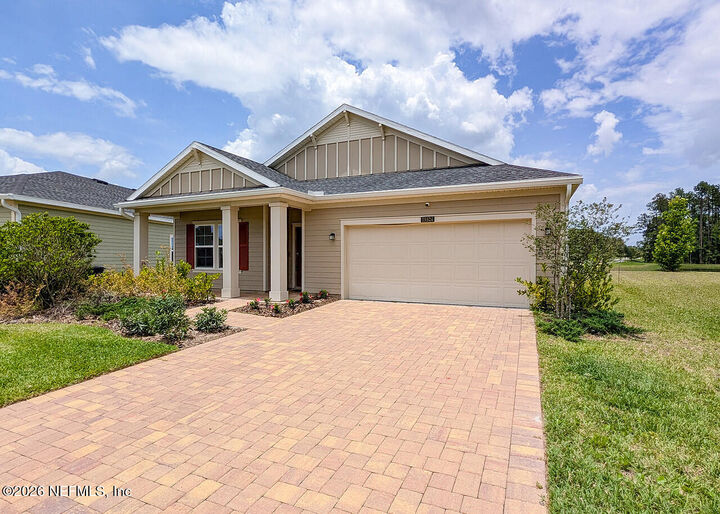 Property Photo: 15524 Creek Edge Court FL 32218