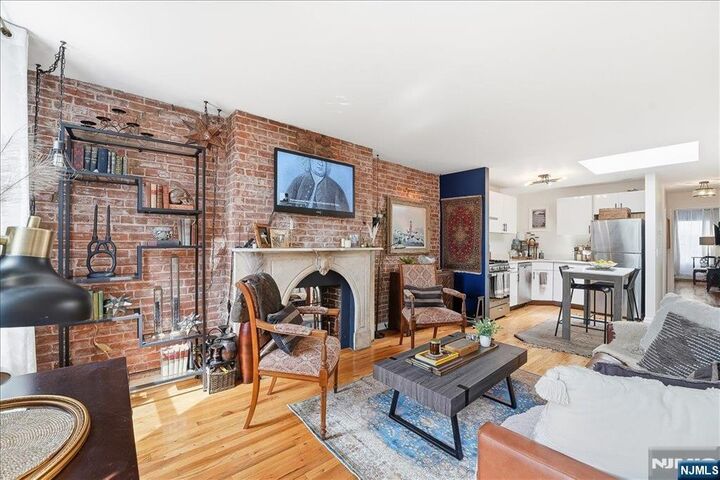 Property Photo:  77 Garden Street 5  NJ 07030 