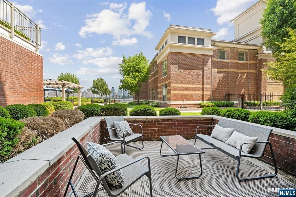 Property Photo:  24 Ave At Port Imperial B37  NJ 07093 