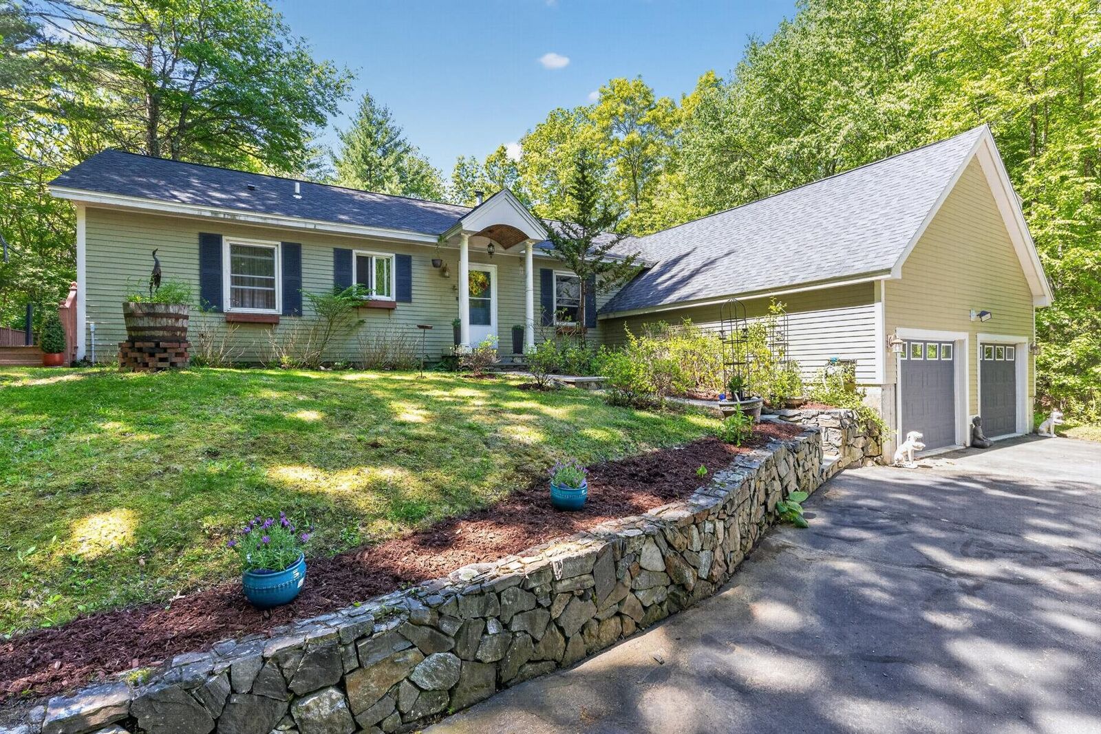 Property Photo:  14 Stevens Drive  NH 03857 