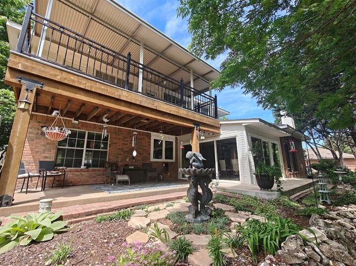 Property Photo: 5210 Cliff Haven Drive TX 75236