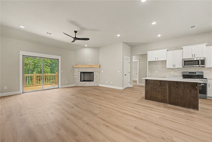 Property Photo: 3 Kings Lynn Lane AR 72715
