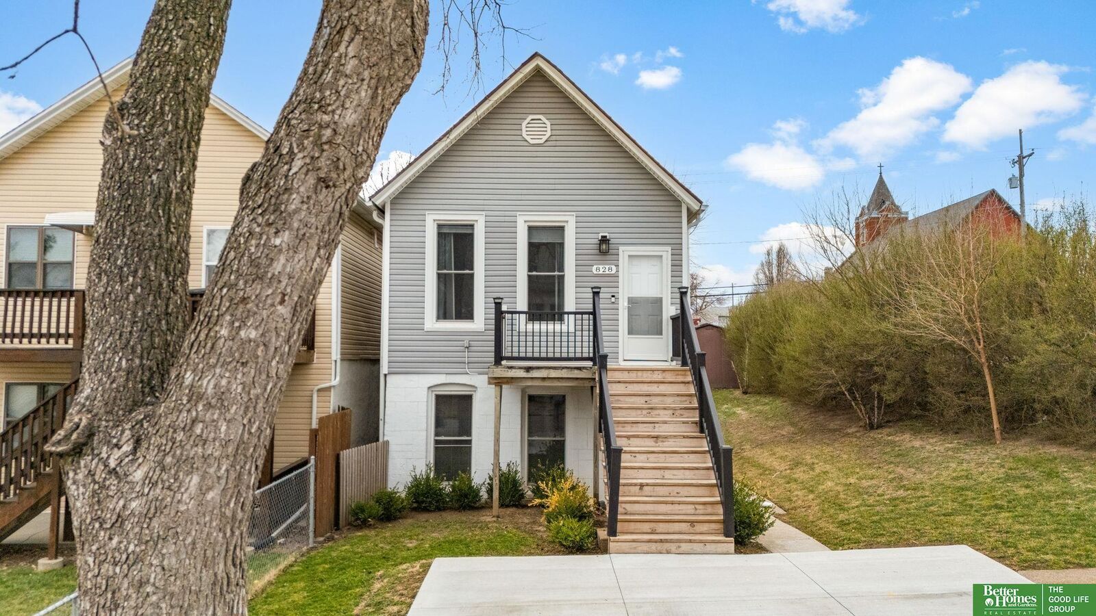 Property Photo:  828 S 21st Street  NE 68108 