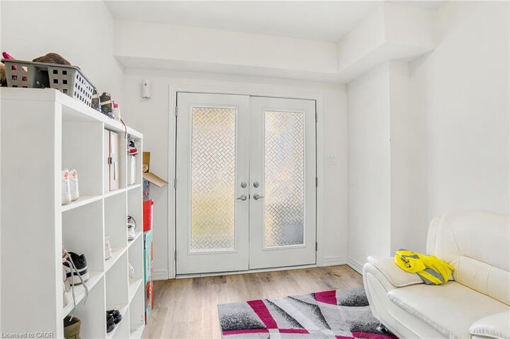 Property Photo: 19 Roxanne Drive 119 ON L8H 0B6