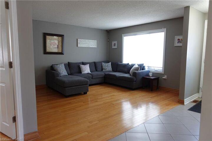 Property Photo:  21 Maitland Drive  ON L4M 5W1 