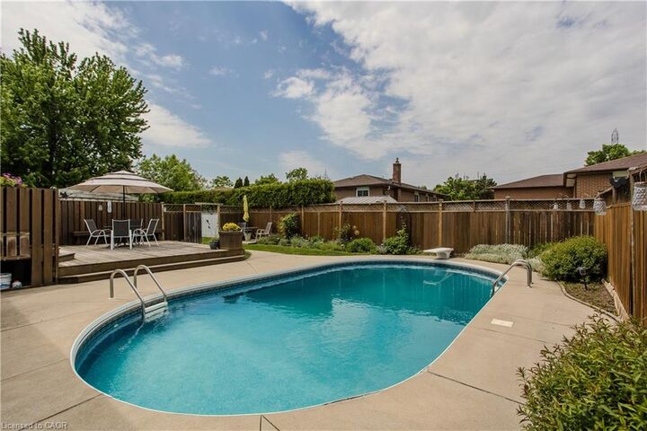 Property Photo:  3125 Michael Crescent  ON L7M 1V3 