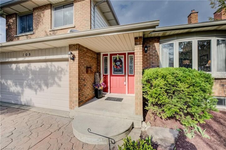 Property Photo:  108 Trailview Drive  ON N2N 1V2 