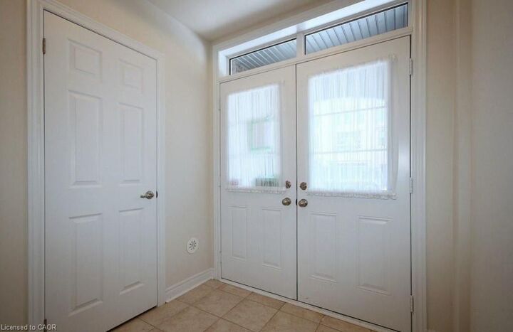 Property Photo: 3055 Preserve Drive ON L6M 0W7