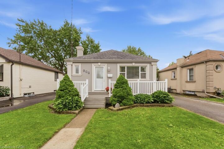 Property Photo:  137 Cochrane Road  ON L8K 3G3 