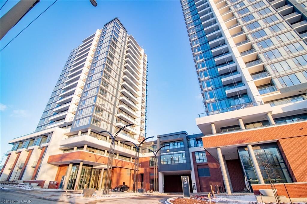 Property Photo:  5 Wellington Street 204  ON N2G 0E3 