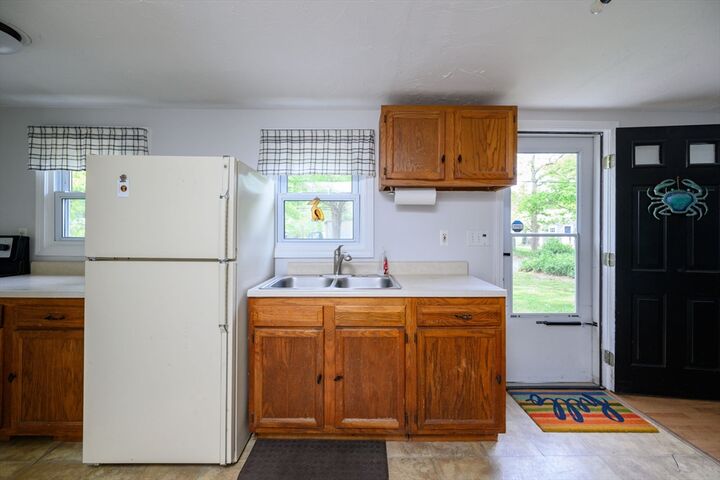 Property Photo:  13 Coach House Ln  MA 02660 