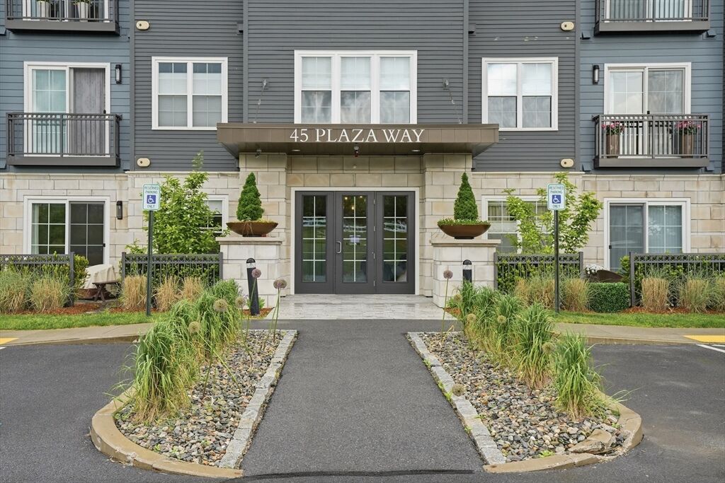 Property Photo:  45 Plaza Way 208  MA 02360 