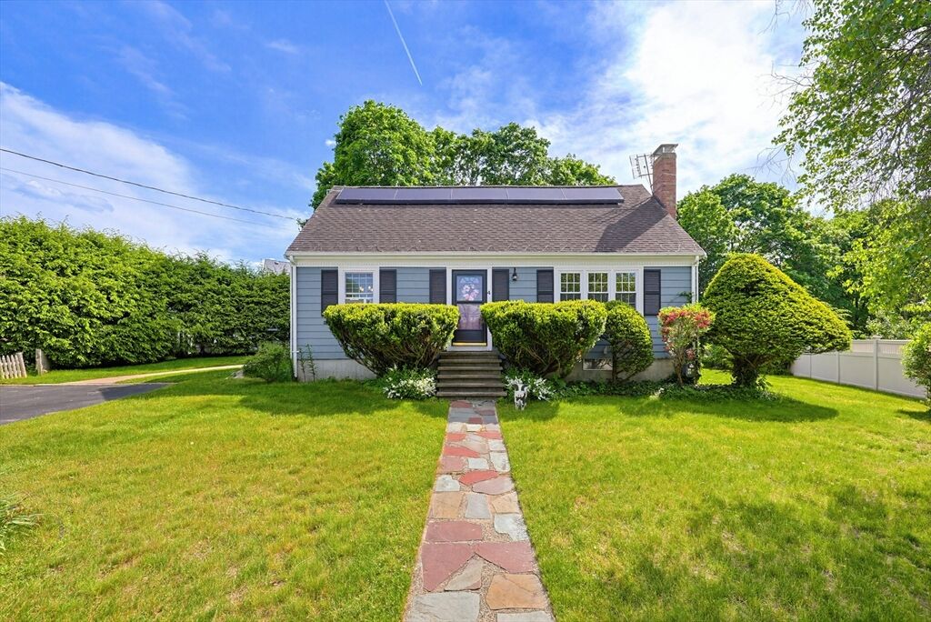 Property Photo:  4 Meadow Ln  MA 02081 