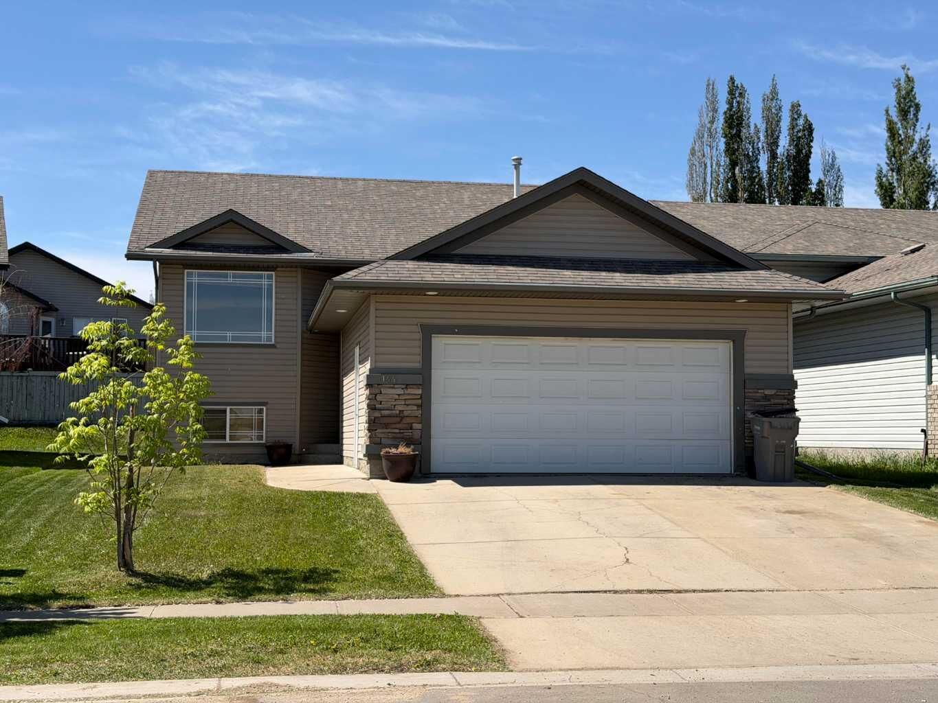 Property Photo: 144 Pinnacle Avenue AB T8W 0A9