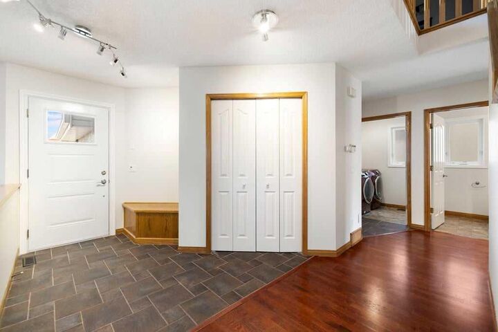 Property Photo: 439 Douglas Woods Drive SE AB T2Z 2H1