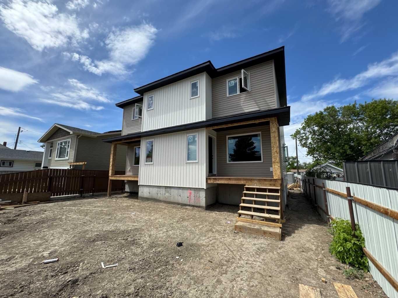 Property Photo:  916 9 Street N 2  AB T1H 1Z8 