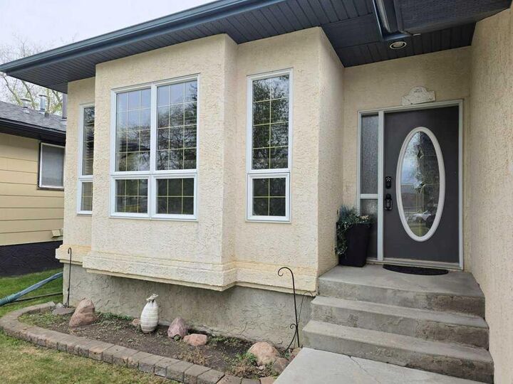 Property Photo:  301 3 Avenue NE  AB T0G 2A2 