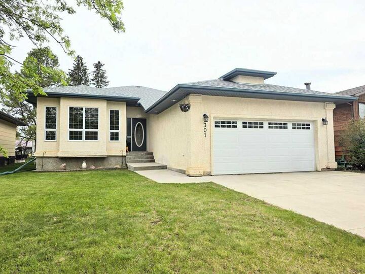 Property Photo: 301 3 Avenue NE AB T0G 2A2