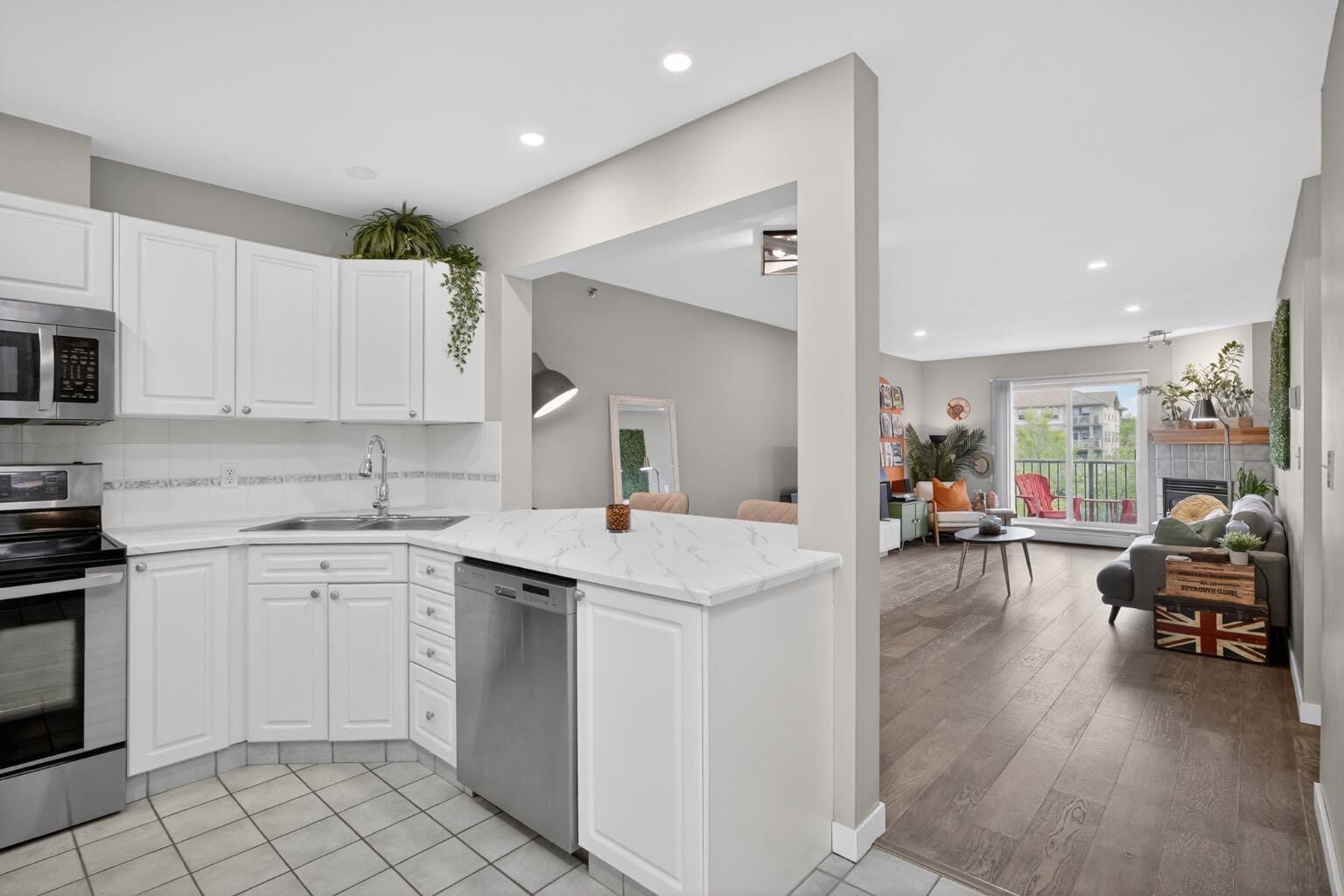 Property Photo:  1415 17 Street SE 305  AB T2G 3V3 