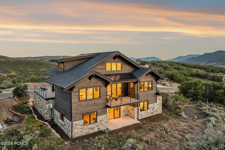 Property Photo: 1285 E Lasso Trail UT 84036