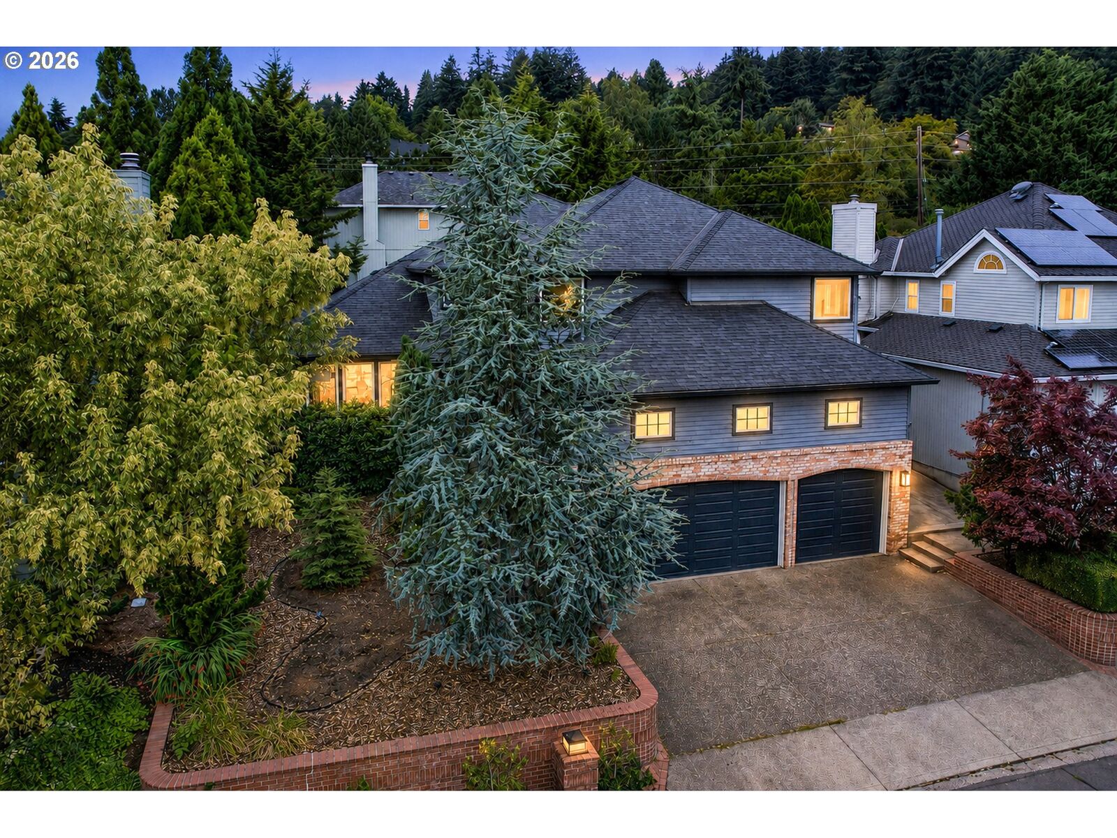 Property Photo: 5825 Ridgetop Ct OR 97035