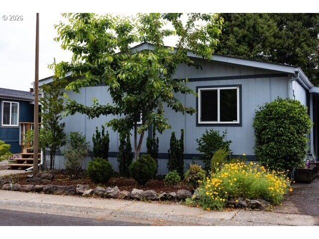 Property Photo:  1699 N Terry St 77  OR 97402 
