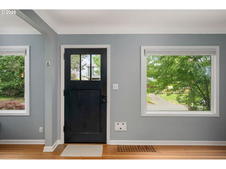 Property Photo: 7716 N McKenna Ave OR 97203
