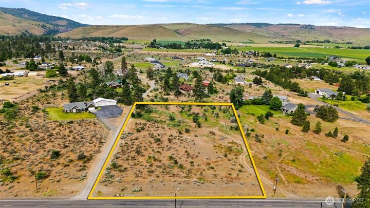 Property Photo:  5881  Cove Road  WA 98926 