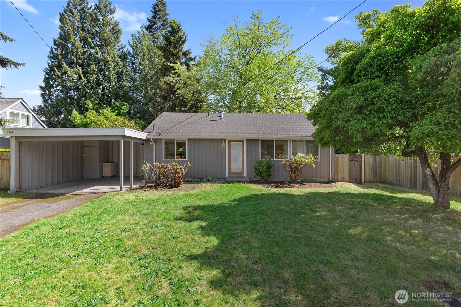 Property Photo:  1241 N 172nd Street  WA 98133 