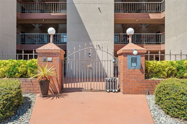 Property Photo:  1902  Bridgeport Way W 106  WA 98466 