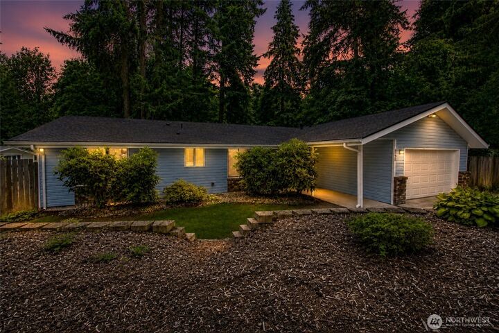 Property Photo:  6720  Alder Glen Drive SE  WA 98513 