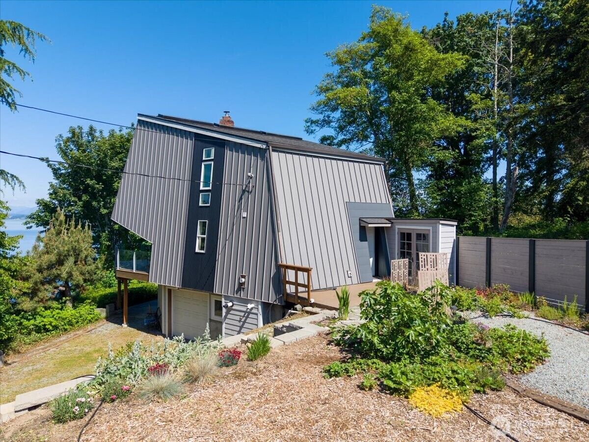 Property Photo:  1857  Cascade View Drive  WA 98282 