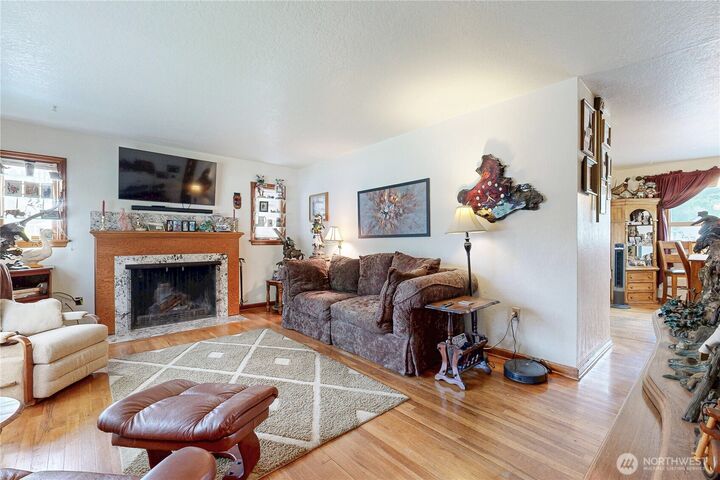 Property Photo: 558 Juniper Street WA 99362